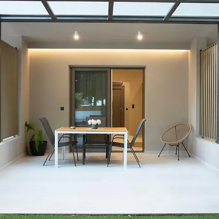 Olympus מלון דירות 4*