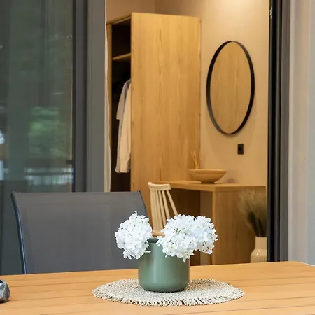 Olympus מלון דירות 4*