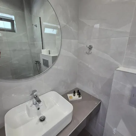 Olympus מלון דירות פראליה פנטליימונוס