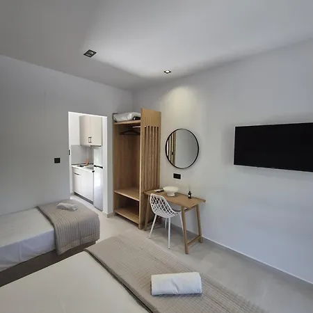 Olympus מלון דירות 4*