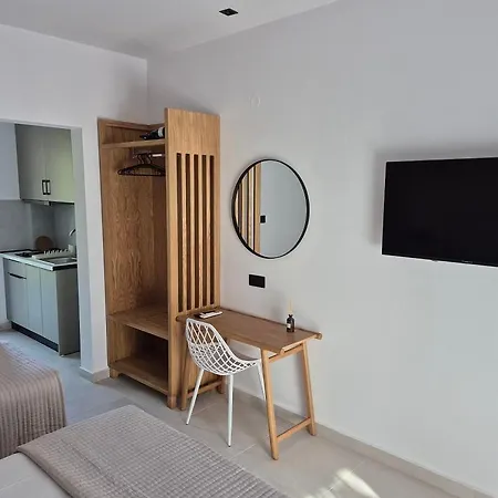 Olympus מלון דירות פראליה פנטליימונוס